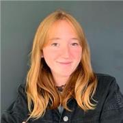 Diplômée d'une grande école de commerce, je suis professeur de mathématiques pour les élèves de primaire / collège à Paris.